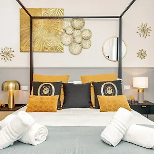 Bauhaus - Sleepwithme - Free Parking - Free Braeakfast - Very Friendly Staff